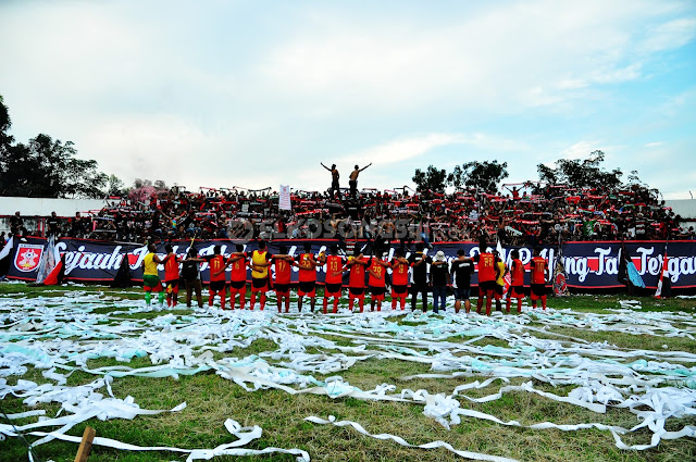GAIRAH ITU TRIBUN UTARA GAIRAH ITU TRIBUN UTARA