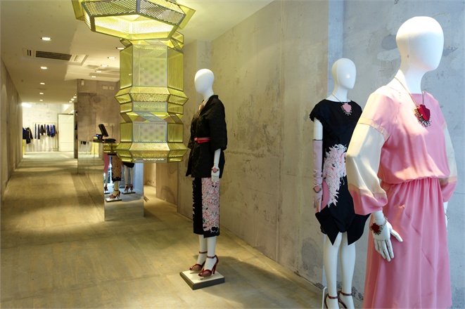MIKE KAGEE FASHION BLOG : FIRST EVER POP-UP STORE OPENS UP IN VIA ...