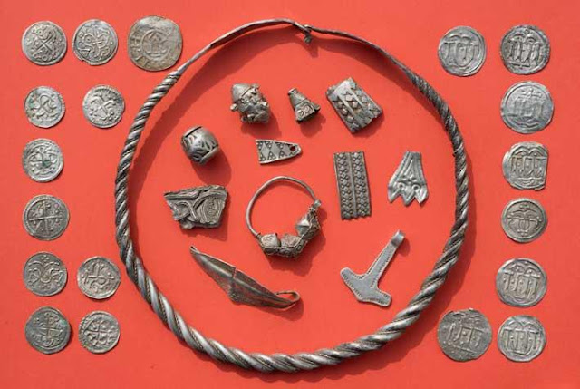Medieval silver treasure found on German Baltic island Medieval silver treasure found on German Baltic island