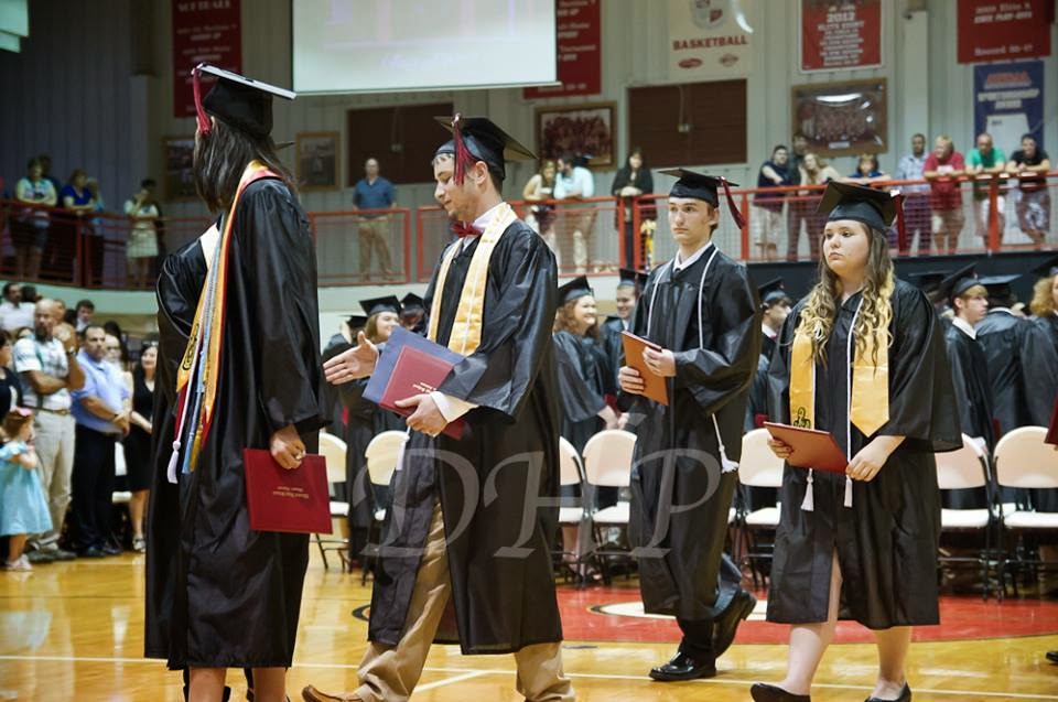 ELKMONT ALABAMA ELKMONT CLASS OF 2014 GRADUATES
