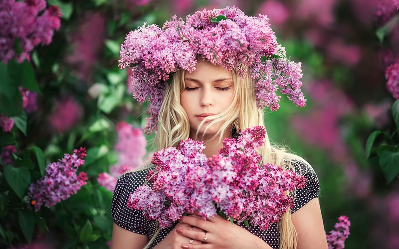 vibracion-alta-mujer-flores