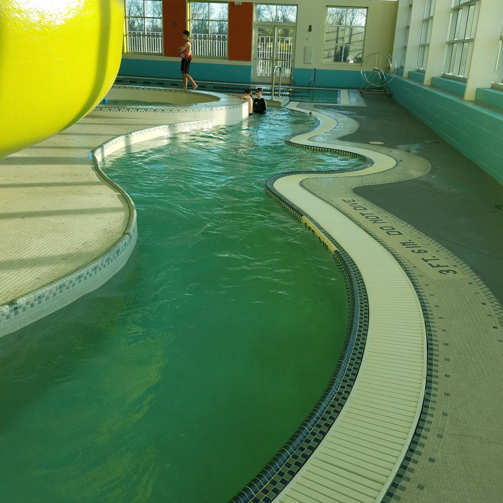 Play St. Louis: Ballwin Pointe Indoor Pool, Ballwin