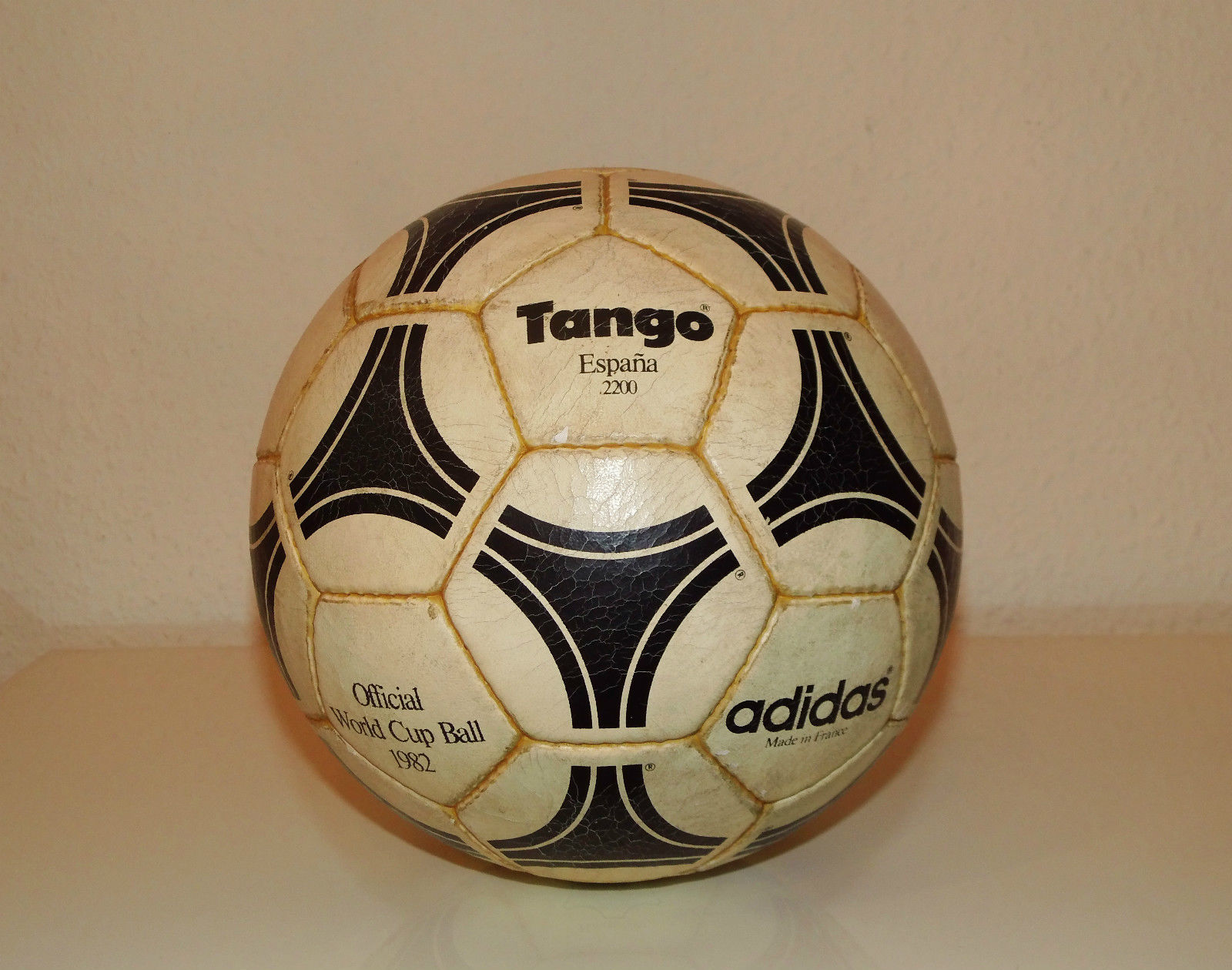 adidas tango 82