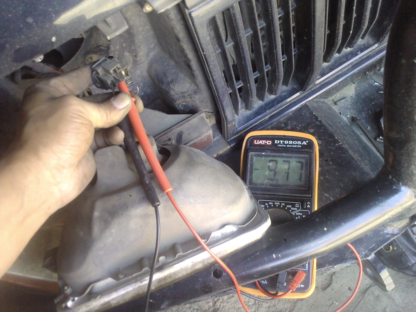 Decided to rewire headlamps, original wiring for relay activation and direct power feed from accu to lamps.
