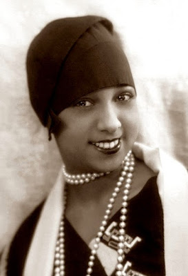 Joséphine Baker, cantante, actriz, bailarina y también espía. Joséphine Baker, cantante, actriz, bailarina y también espía.