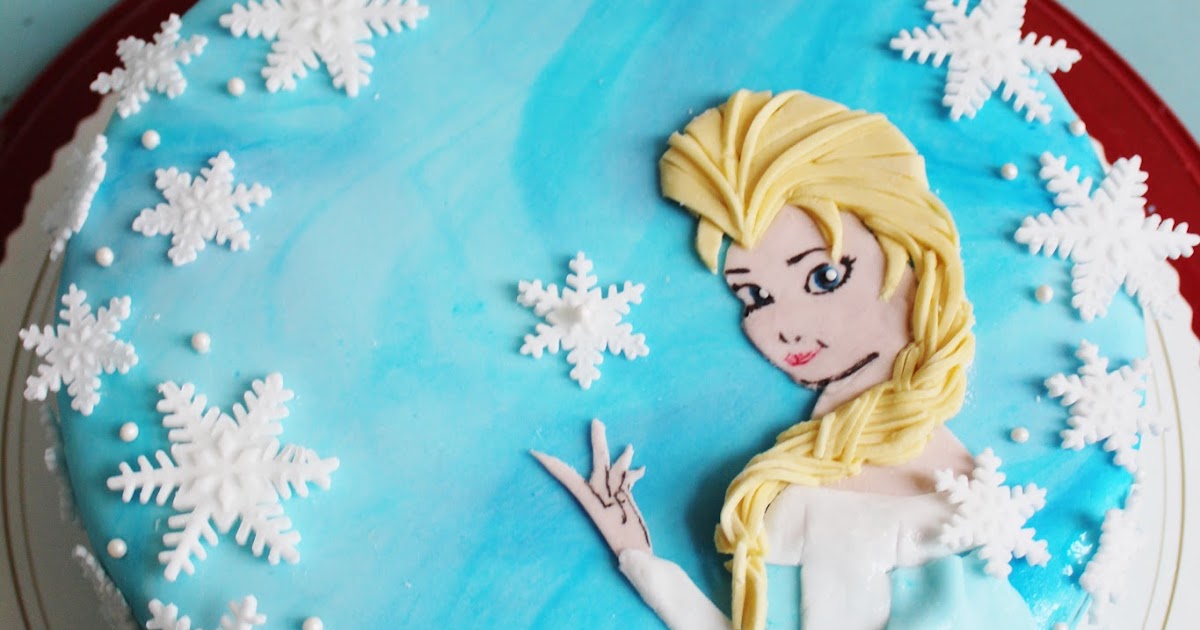 Taikinainen Frozen Elsa kakku