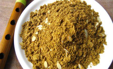 धनिये की पंजीरी प्रसाद कैसे बनाएं - Dhania Panjiri Hindi Recipe धनिये की पंजीरी प्रसाद कैसे बनाएं - Dhania Panjiri Hindi Recipe