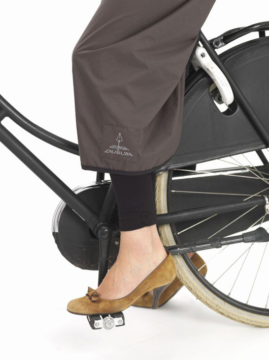 This is Álainn Stylish cycling rain gear who knew!