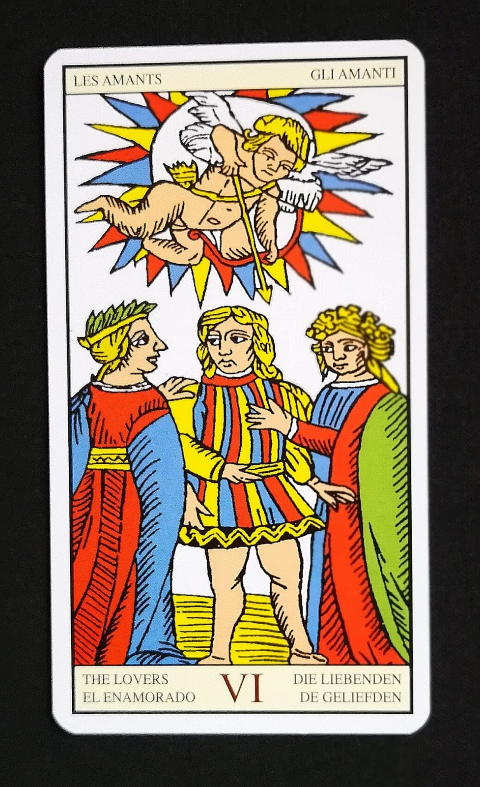 Таро иллюминатов влюбленные. Аркан влюбленные уэйт. 6 аркан карт таро. Карта влюбленные таро уэйта. 6 аркан таро уэйта.