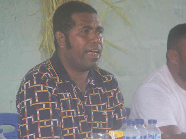 Herry Ario Naap Kunjungi Masyarakat di Kampung Wundi,Sokani dan Sorina Herry Ario Naap Kunjungi Masyarakat di Kampung Wundi,Sokani dan Sorina