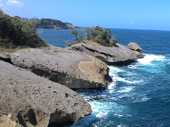 Eksotisme & Secuil Sejarah Di Pantai Popoh