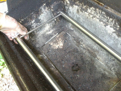 EfficiencyGeek: Replace your Weber Grill Burners and Igniter