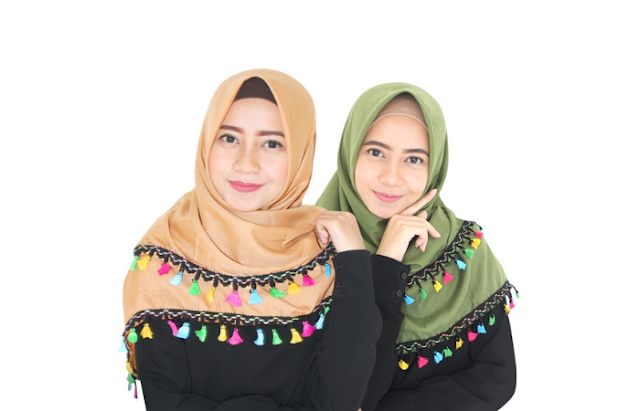 Trik Cepat Cara Memakai Jilbab Segi Empat Sederhana yang Anggun Trik Cepat Cara Memakai Jilbab Segi Empat Sederhana yang Anggun