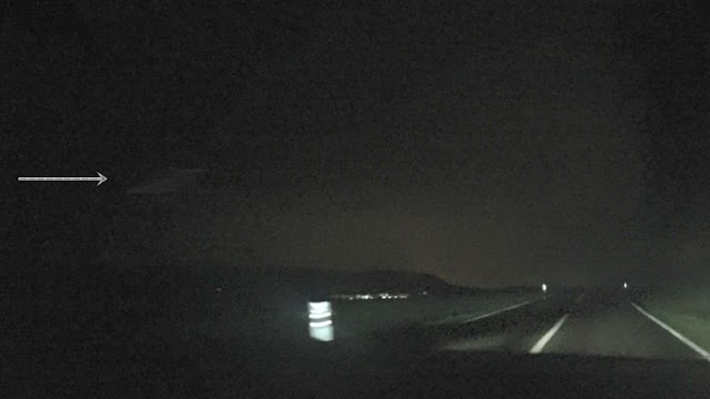 UFO News ~  UFO spotted over Highway Zürich-Bern, Switzerland plus MORE Disc-shaped%2BUFO%2Bhighway%2BSwitzerland%2B%25281%2529