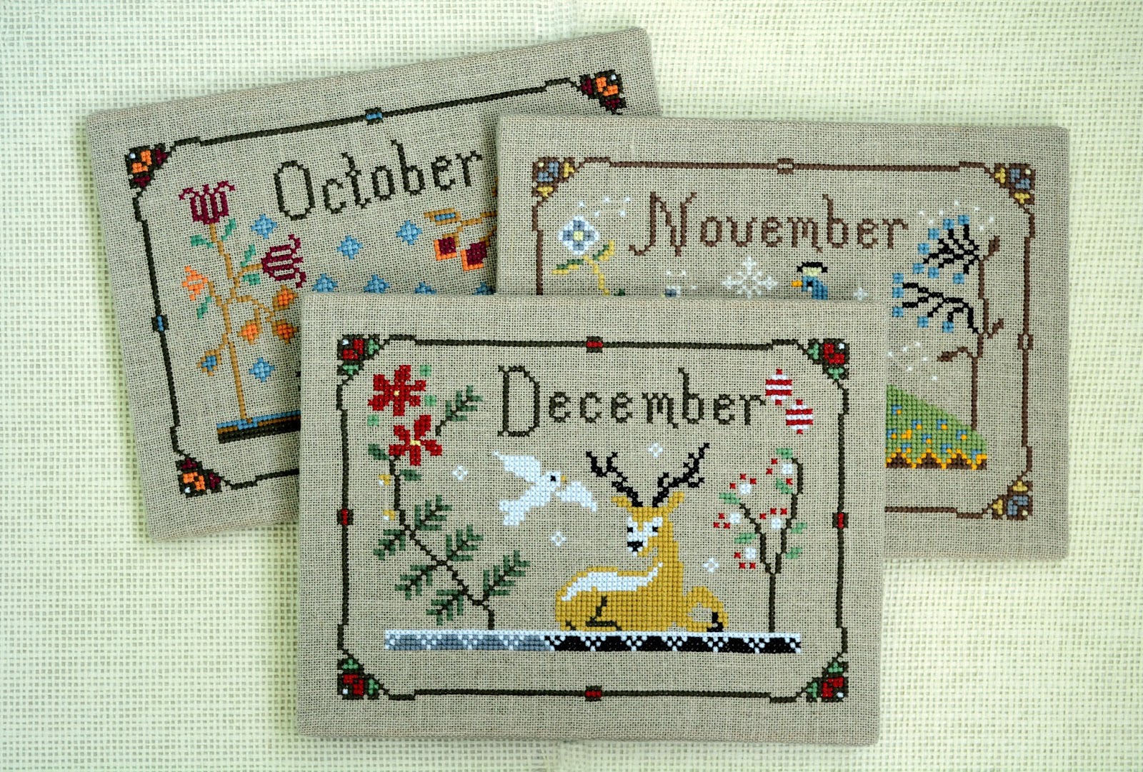 схема вышивки календарь. календарь вышивальщицы. вышитые календари. схема вышивки календарь. вышитый календарь.