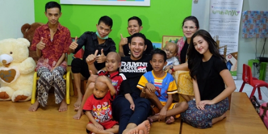 Ulang tahun, Ammar Zoni rayakan dengan anak-anak penderita kanker