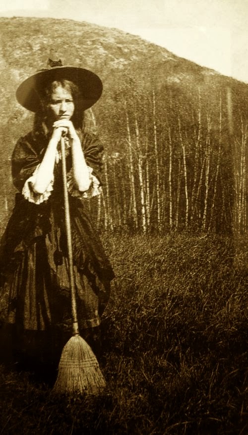 Old Photos of Women in Witch Costumes, circa 1800s Vintage Everyday Old Photos of Women in Witch Costumes, circa 1800s Vintage Everyday
