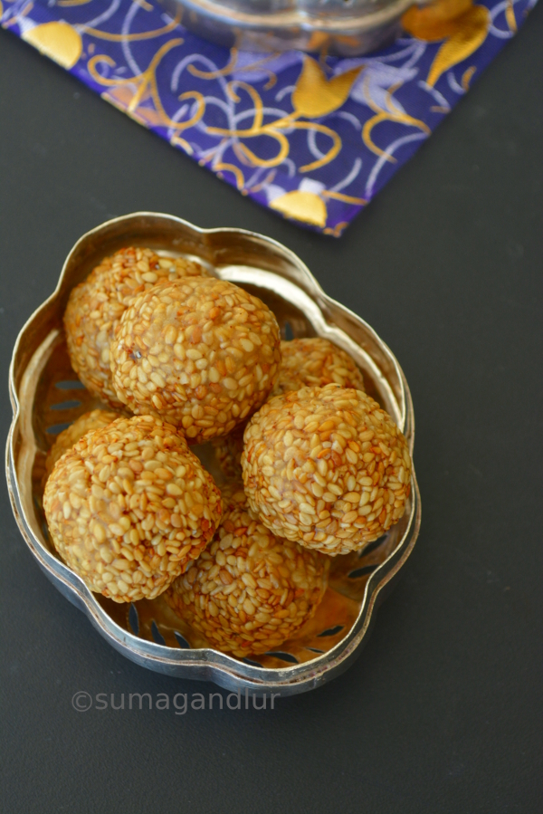 Veggie Platter Til Ke Laddu / Sesame Seeds Laddu / Nuvvundalu