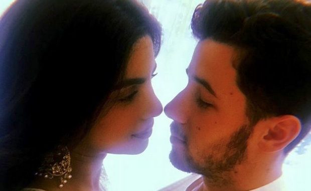 Nick Jonas y Priyanka Chopra se comprometen formalmente en matrimonio