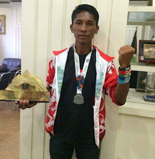 Matheos Berhitu (44), pelari yang memenangi lomba Ultra Lintas Sumbawa 320K di Kabupaten Sumbawa Barat, Nusa Tenggara Barat Maret 2016, saat ini sedang mempersiapkan diri untuk mengikuti kejuaraan dunia lari 800 kilo meter di Prancis, September mendatang.