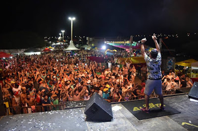 SEGUNDA NOITE DE CARNAVAL FOI UM MAR DE ALEGRIA EM ACOPIARA-CE SEGUNDA NOITE DE CARNAVAL FOI UM MAR DE ALEGRIA EM ACOPIARA-CE