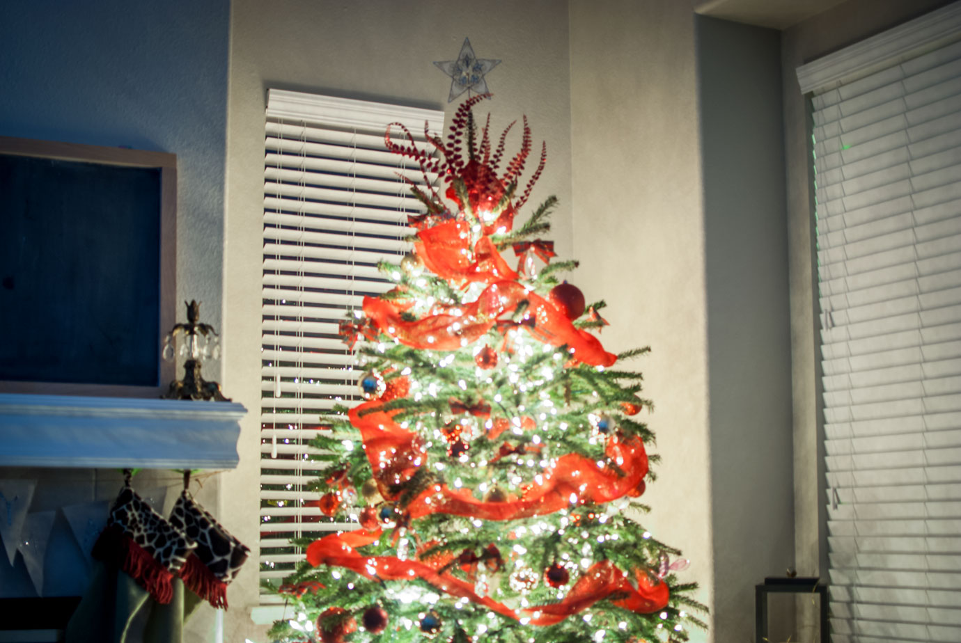 4 Tips For A Kid Friendly Christmas Tree Christmas Tree Decor Blog Hop ChristmasTreeDecor