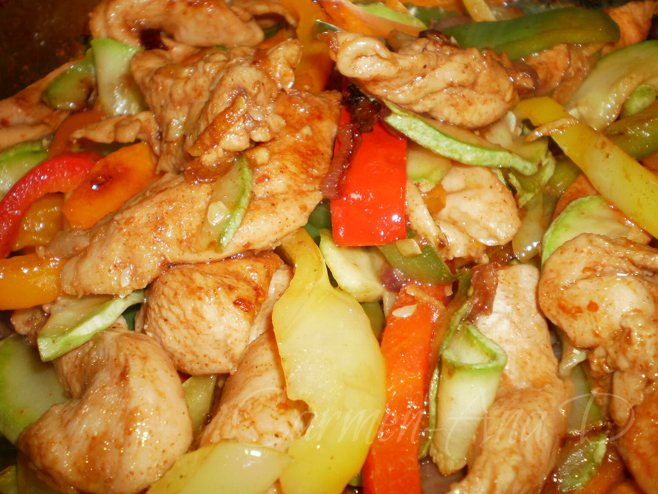 savoarea bucatelor Pui picant cu legume & orez