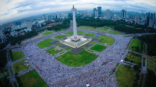 Rela Meninggalkan Gaji Belasan Juta, Ketimbang Harus Mendukung Penista Agama! Rela Meninggalkan Gaji Belasan Juta, Ketimbang Harus Mendukung Penista Agama!