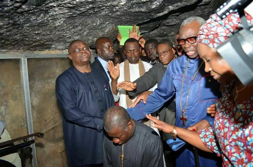 can president praying jonathan can president praying jonathan