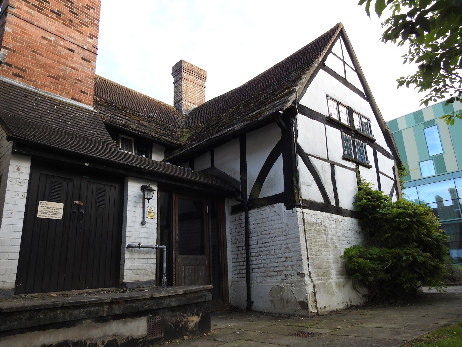 Crawley Old Town SIXTEEN PICTURES Edgeworth House & Wing House (Gatwick)