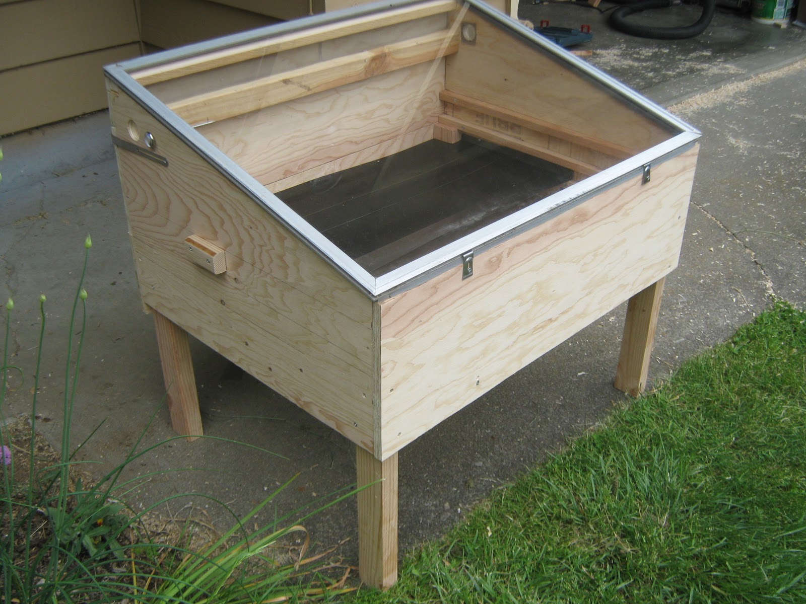 Simply Resourceful Solar Food Dehydrator