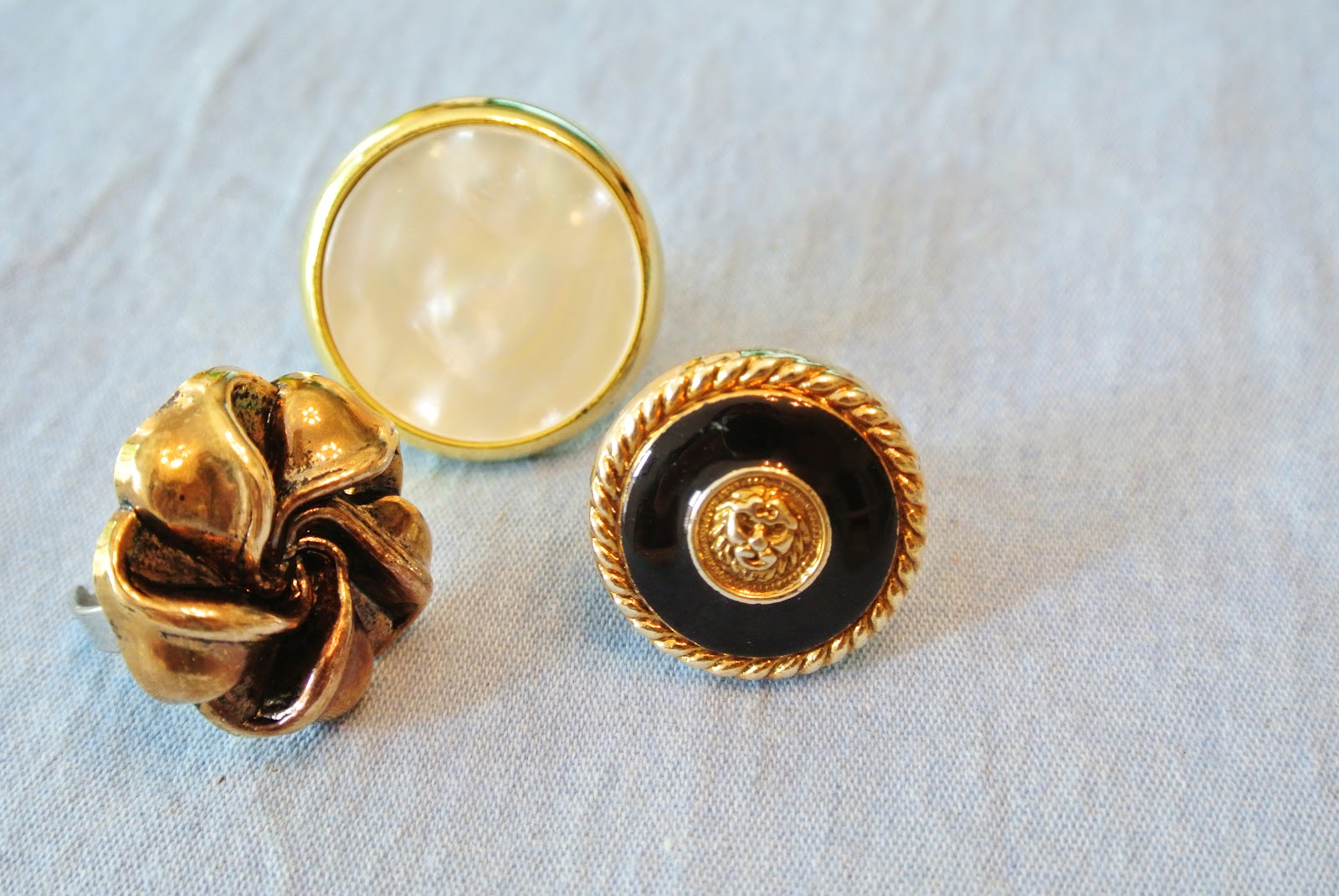 DIY: Vintage Button Jewelry | oh dear, angie!