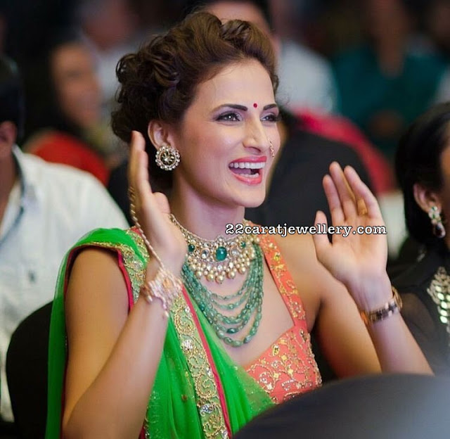 Keerthi Reddy Kundan Choker Emerald Beads Set Keerthi Reddy Kundan Choker Emerald Beads Set