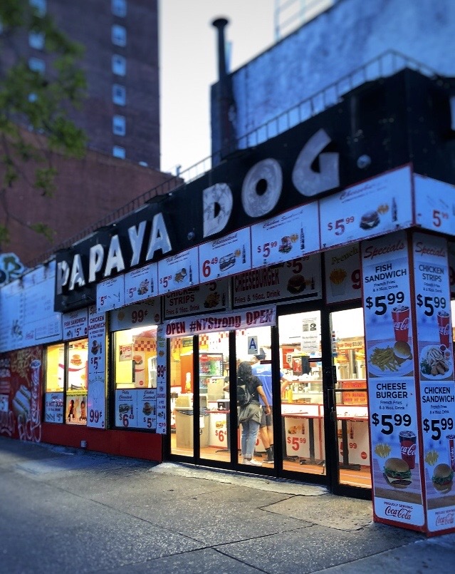 EV Grieve Hot dog! Papaya Dog returns