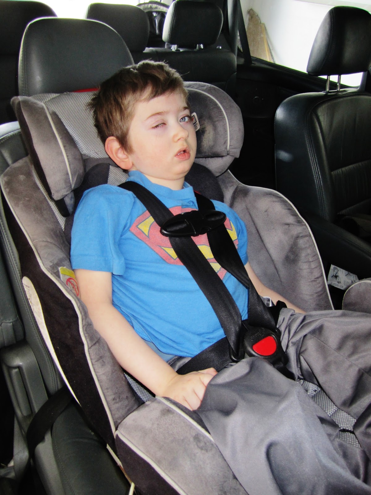 Behind Blue Eyes&hellip;. Connor�s car seat!!!!!