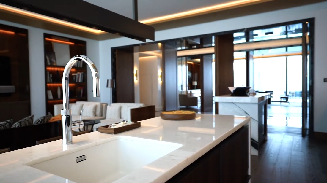 Tour Dorchester Hotel Dubai Penthouse vs. 33 Interior Design Photos
