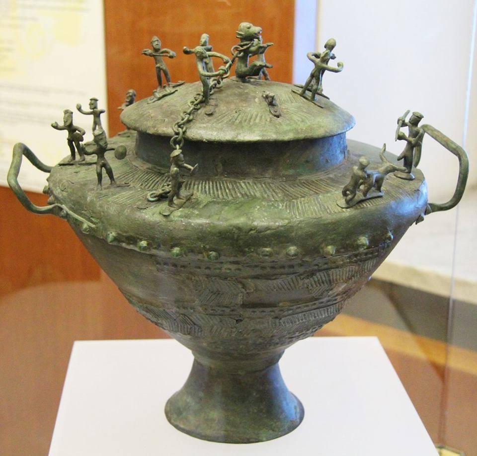 Discovery Tuscia Situla Cineraria Di Capodimonte Una Nuova Ipotesi