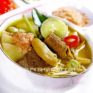 Resep Soto Babat Sapi tetapi cara menciptakan soto daging jeroan ini tetap hampir sama saja Resep Soto Babat Sapi