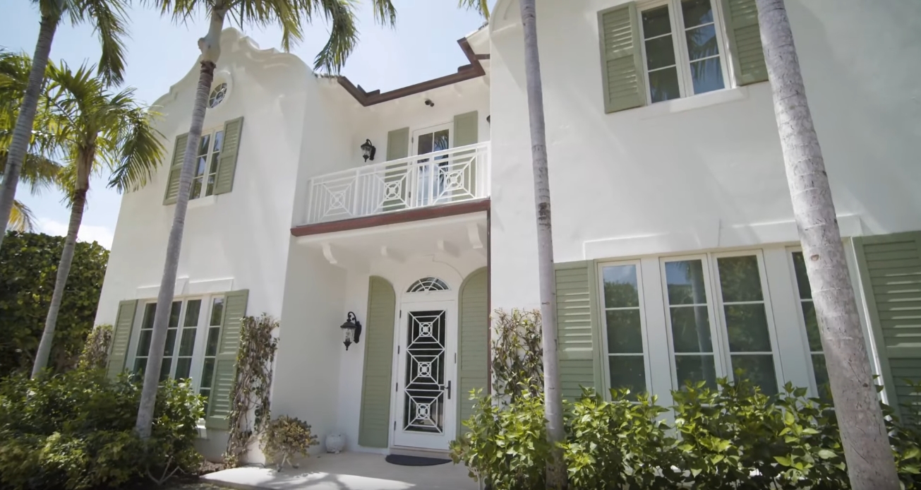 13 Photos vs. 119 East Inlet Dr, Palm Beach, FL Home Interior Design Tour
