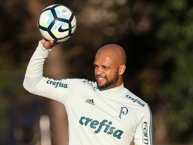 Felipe Melo cairia como uma luva no Flamengo afirmam comentaristas