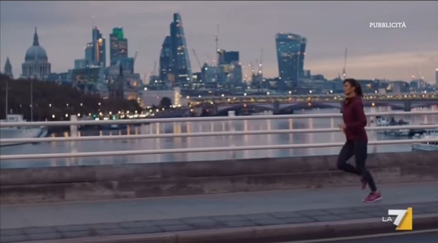 Modella Danone pubblicità Activia con Foto - Testimonial Spot Pubblicitario 2017