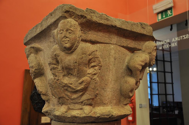 Kołbacz - głowica romańskiej kolumny przechowywana w Muzeum Narodowym w Szczecinie