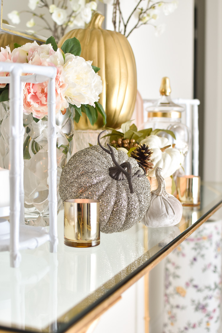 Budget friendly fall decor ideas Glitter, gold, sequin and velvet pumpkins paired with peony florals, metallic decor and chinoiserie candles for a fall console table decoration. | #falldecor #falldecorating #interiordesign #monicawantsit