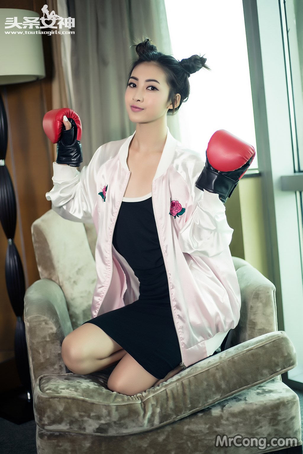 TouTiao 2016-06-27: Model Zhang Shuang (张 爽) (34 photos)