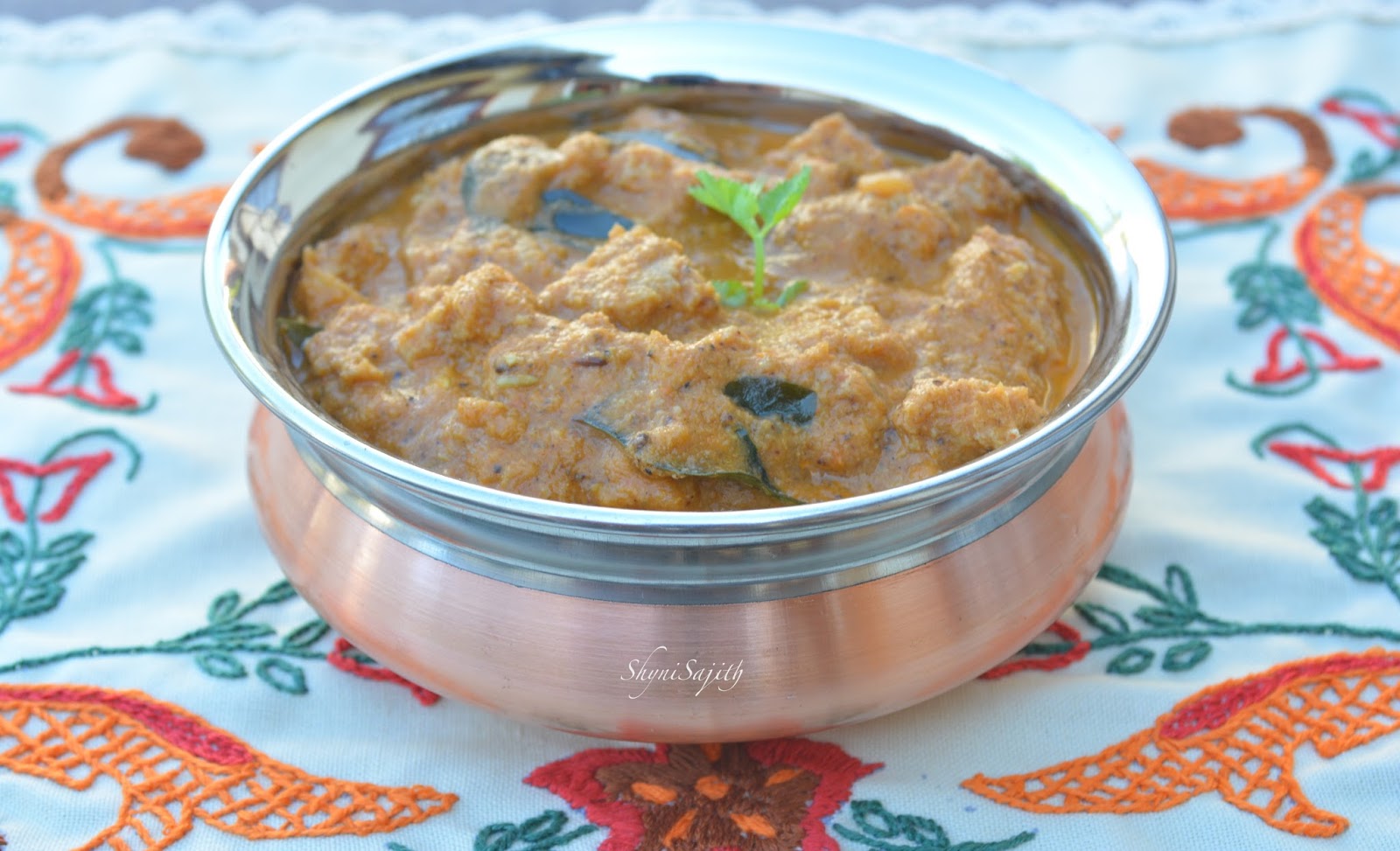 My Cooking Experiments......... Soya Chunks Gravy with Coconut