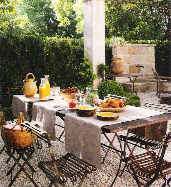 Veranda Magazine, outdoor dining table, stone fountain, edited by lb for linenandlavender.net, http://www.linenandlavender.net/2011/07/patience-my-dear.html