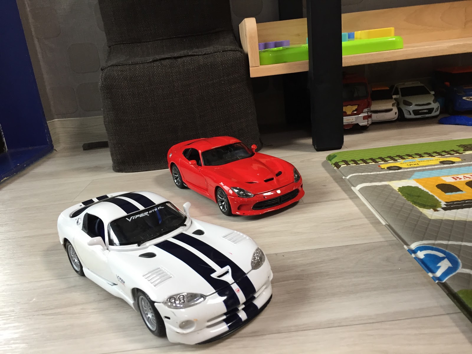 carros deportivos de juguete