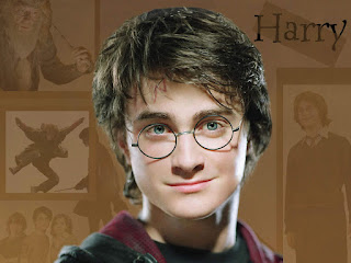 Harry Potter: Imágenes, Tarjetas o Invitaciones para Imprimir Gratis. Para hacer invitaciones, tarjetas, marcos de fotos o etiquetas, para imprimir gratis de Harry Potter.