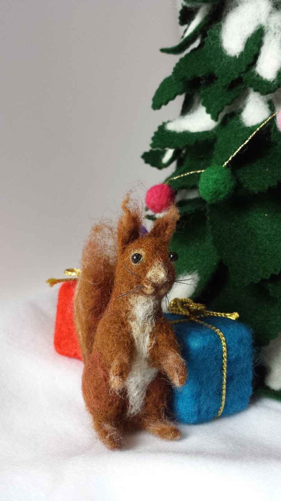 Kirstie Allsopp Handmade Christmas needle felting stars!