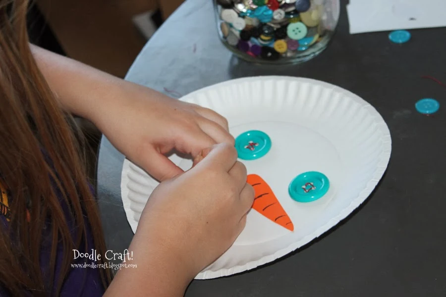 Kids Week: Paper Plate Christmas Masks - Design Improvised